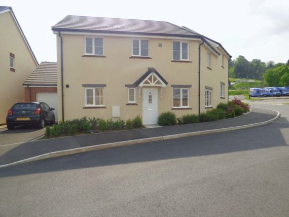 3 Bedroom Semi-Detac...